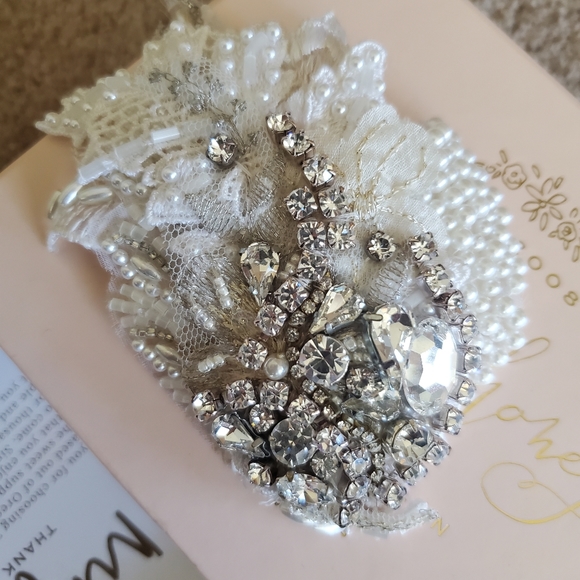 Twigs and Honey - Wedding Hair Adornment - Picture 2 of 5